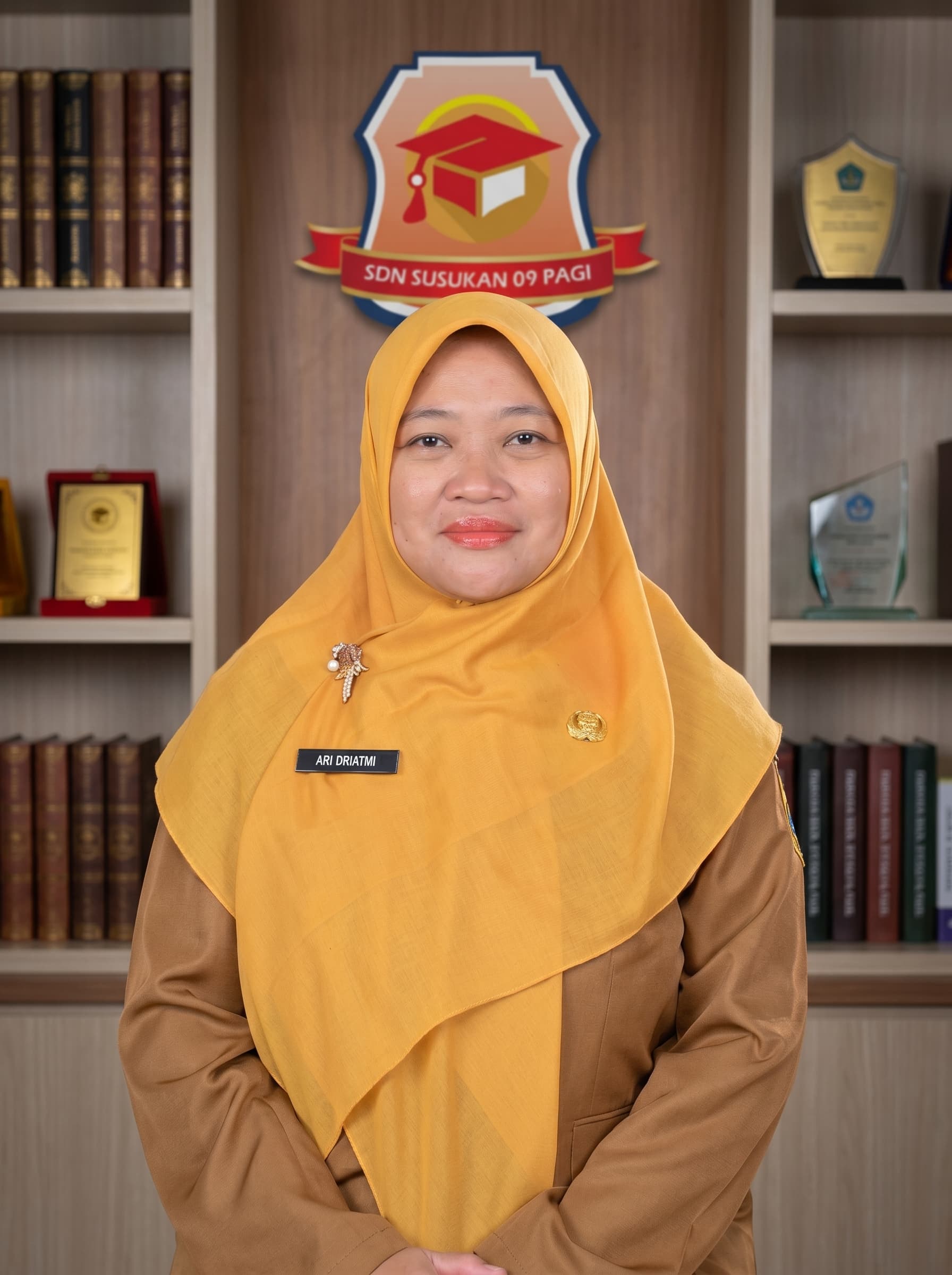 Kepala Sekolah SDN Susukan 09 Pagi - Ari Driatmi, S.Pd.SD.